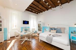 Posteľ alebo postele v izbe v ubytovaní Capo Le Case, Romantic Flat near Spanish Steps