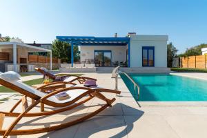 Bazén v ubytování Serenity Villas nebo v jeho okolí