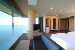 TV o dispositivi per l'intrattenimento presso Ooedo Onsen Monogatari Hotel Suiyotei