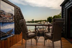 Balkón nebo terasa v ubytování Bahus Inn + 37 fotografií