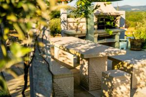 A garden outside O Forno Casa Ferrador Ribeira Sacra