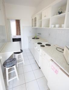 Η κουζίνα ή μικρή κουζίνα στο Panzió LEMBERG