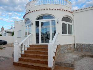Zdjęcie z galerii obiektu VILLA DOS-LAGOS w mieście Torrevieja