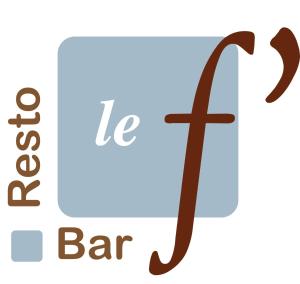 una cruz y una letra t para un bar en Les Fauvettes, en Saint-Léger-les-Mélèzes