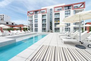 Der Swimmingpool an oder in der Nähe von Kyrat Amarac Suites