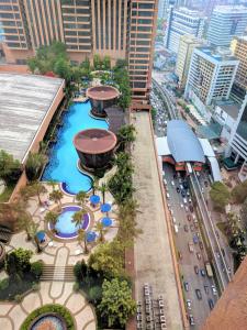 Bazén v ubytování KL Apartments at Times Square Kuala Lumpur KL nebo v jeho okolí