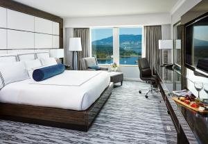 Nespecifikovaný výhled na hory nebo výhled na hory při pohledu z hotelu