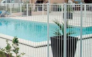 Swimmingpoolen hos eller tæt på VILLA THALIA + 5 billeder