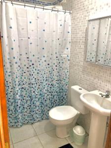 Casa com ótima localização的一间浴室