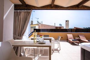 A balcony or terrace at Carya Residence