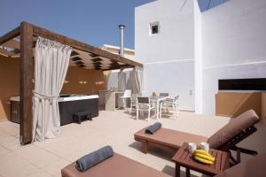A balcony or terrace at Carya Residence
