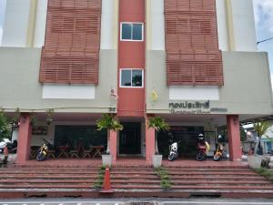 Muka bangunan atau pintu masuk TongPrasit Place