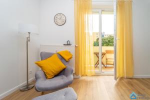 Posedenie v ubytovaní Tradycyjny Apartament 3city w Gdyni z Parkingiem by Noclegi Renters