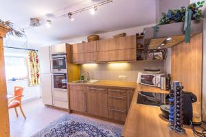 Kuchyň nebo kuchyňský kout v ubytování Ferienwohnung Reitgestüt Waldeck