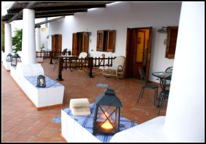 A restaurant or other place to eat at Pedra Residence