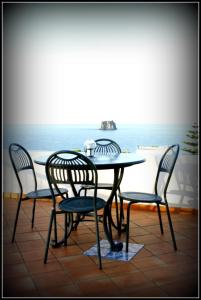 A general sea view or a sea view taken from az apartmanhoteleket