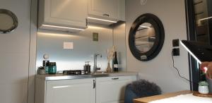 Billede fra billedgalleriet på Otter Easy Houseboats, Comfortklasse M huisboot Hausboot i Ophoven + 28 billeder