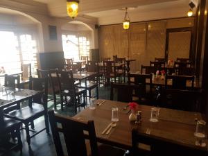 A restaurant or other place to eat at Hotel Silverine