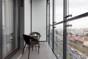 Balkón alebo terasa v ubytovaní Wola Chic Silver Studio