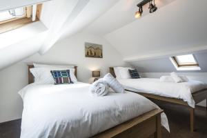 Gallery image of Foxglove - Luxurious Barn Conversion - Blossom Farm in Johnston