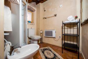 
A bathroom at Residence Porta Antica
