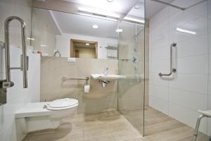 Hotel Molo Resort的一间浴室