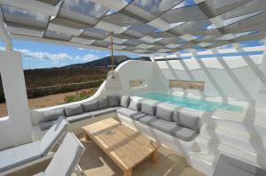 Gallery image of Villa LIMANI Paros in Chrissi Akti