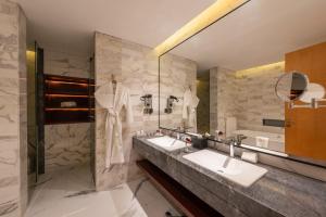 Koupelna v ubytování Ramada Hotel & Suites by Wyndham Al Qassim