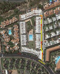 The surrounding neighborhood or a neighborhood close to the holiday home