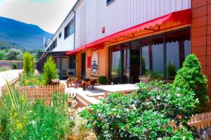 イズミールにあるOld Farm Hotelのギャラリーの写真