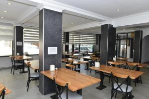 Restaurace v ubytování Bilgic Hotel + 5 fotografií