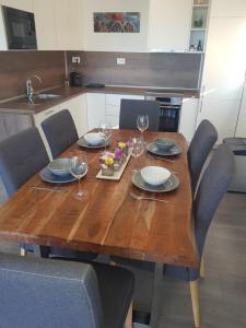 ครัวหรือมุมครัวของ Ferienwohnung Weizblick