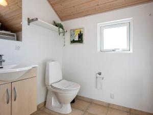 Koupelna v ubytování 12 person holiday home in Idestrup-By Traum