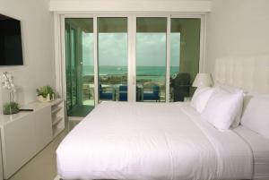 Um quarto em Stunning apartment with sea views