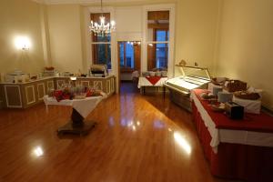Postel nebo postele na pokoji v ubytování Hotel Schweizerhof