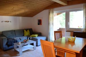 Posedenie v ubytovaní Haus Hofer