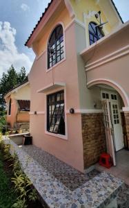 Gallery image of VILLA PANDA H Kota Bunga Puncak in Cinengangirang