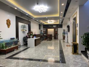 Trường Sinh Hotel tesisinde lobi veya resepsiyon alanı