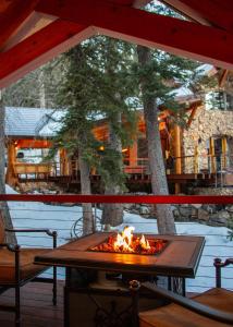 Restaurace v ubytování Carriage House On The Stream Sundance, Utah