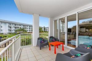 Bazén v ubytování Salt Beach Resort Suites by Kingscliff Accommodation nebo v jeho okolí