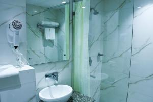 Φωτογραφία από το άλμπουμ του LYNQ AERO στην Καλκούτα