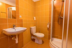 Koupelna v ubytování Hotel Seifert + 21 fotografií