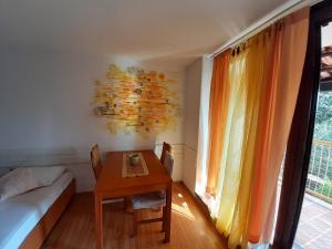 Postel nebo postele na pokoji v ubytování Apartments Unija Duga Uvala
