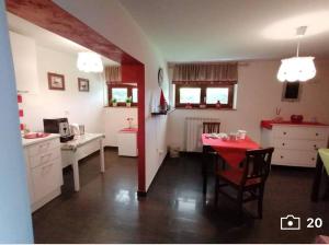 A kitchen or kitchenette at Un Posto Al Sole Még 28 kép