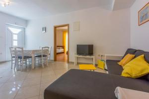 TV a/nebo společenská místnost v ubytování Apartments BARBARA 3