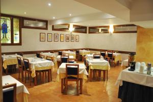 Restaurace v ubytování Hotel Alguer Camp Nou