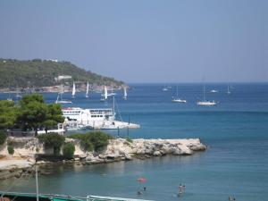 Foto da galeria de Acqua Marina - Άκουα Μαρίνα em Agia Marina