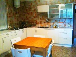 A kitchen or kitchenette at Villa Dei Pini IUN S3571 Még 19 kép