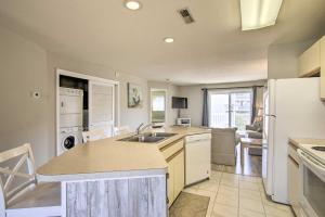 Ảnh trong thư viện ảnh của Steps to Shore Gem with Pool in Ocean City ở Ocean City