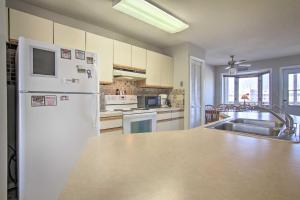 Ảnh trong thư viện ảnh của Steps to Shore Gem with Pool in Ocean City ở Ocean City